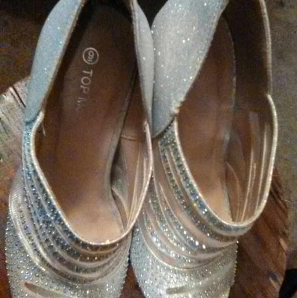 Heels - Picture 3 of 3